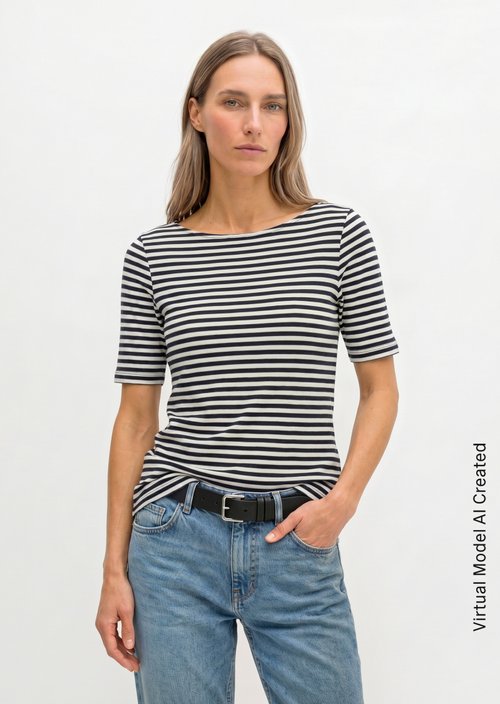 Striped T-shirt in a slim fit — Black