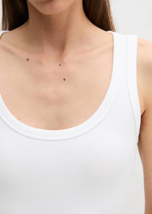 Regular tank top White in detail view