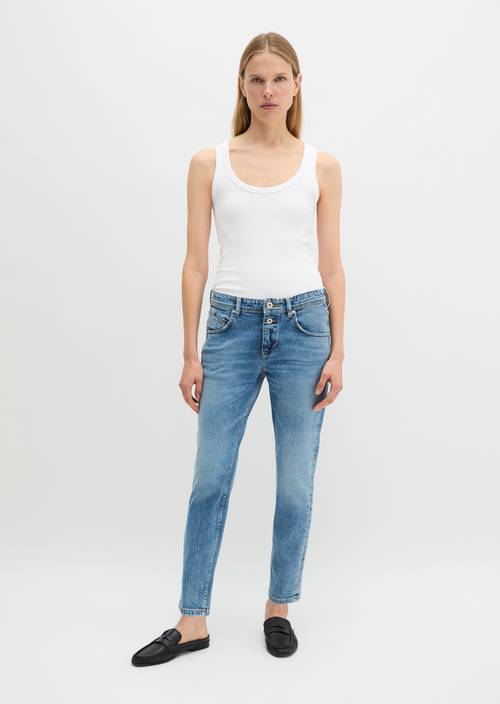 Jeans Model Theda boyfriend Very Light Blue Wash in Frontalansicht