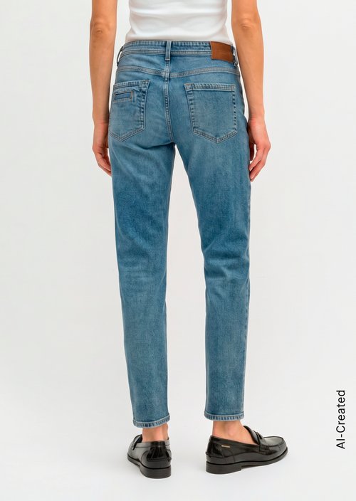 Jeans model Theda boyfriend — Very Light Blue Wash