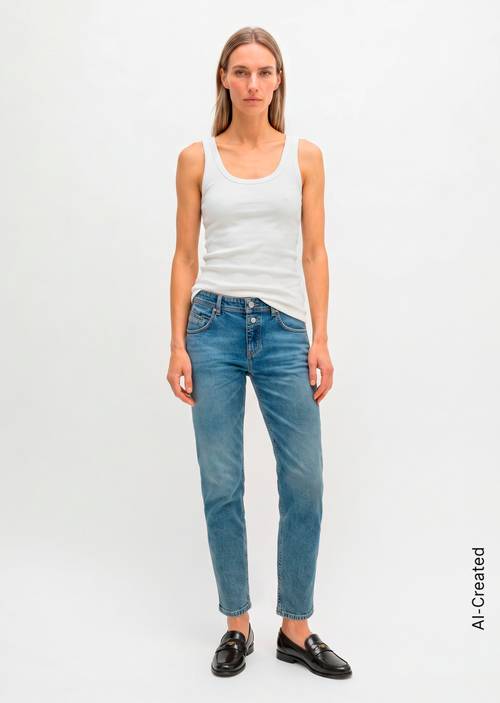 Jeans model Theda boyfriend Very Light Blue Wash in vooraanzicht