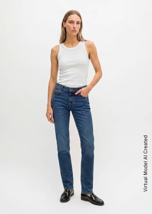 Jeans Model Alby straight Salt And Pepper Mid Blue Wash in Frontalansicht