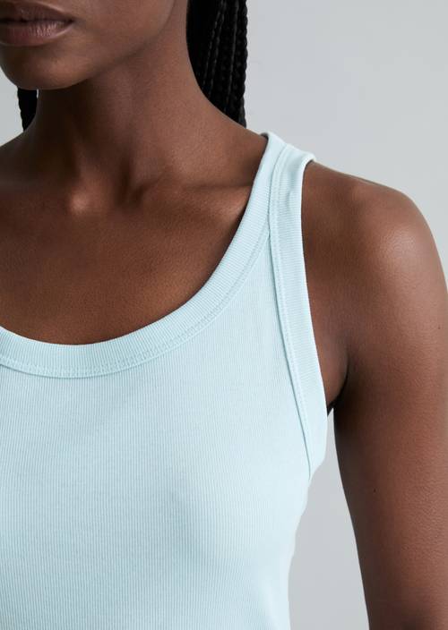 DfC Ripp-Tanktop slim Blue Fog in Detailansicht