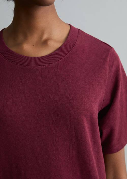 DfC - T-shirt sciolta in jersey slub Merlot Red in vista dettagliata
