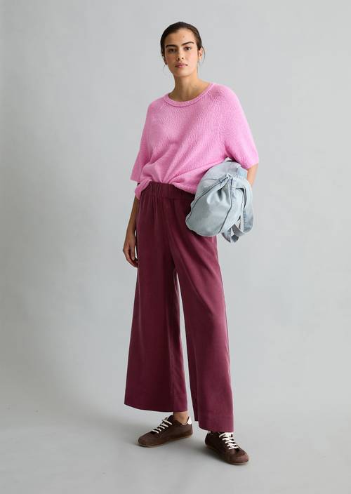 Regularny sweter z krótkim rękawem Pale Bubblegum w widoku z przodu