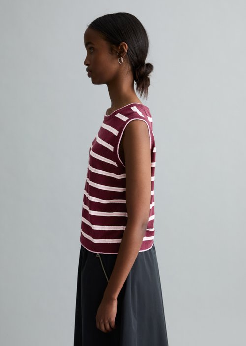 Sleeveless knitted sweater regular — Dark Pink
