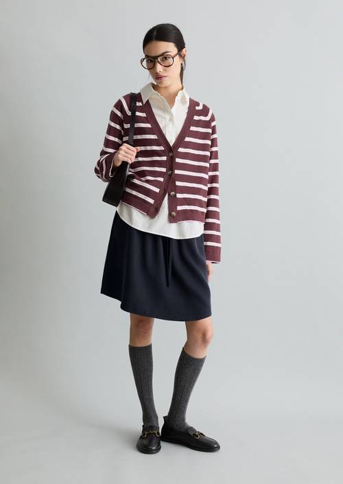 Regularny kardigan w paski Dark Pink w widoku z przodu