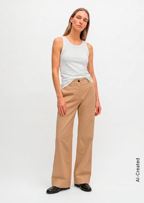 Chino model Lande wide — Salted Caramel