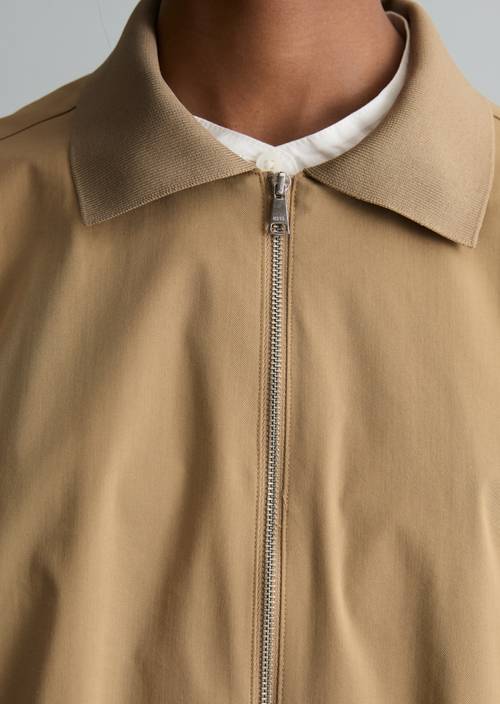 Chaqueta Bubble regular Smoky Pine en vista detallada