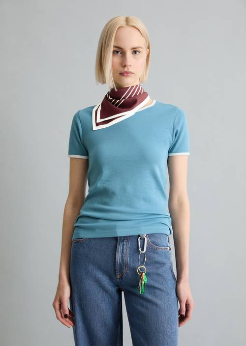 Camiseta con estructura slim Medium Blue en vista frontal