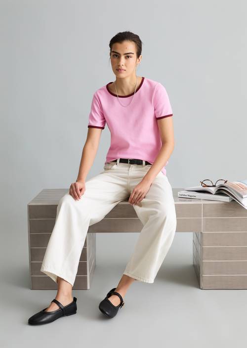 Camiseta con estructura slim Medium Pink en vista frontal