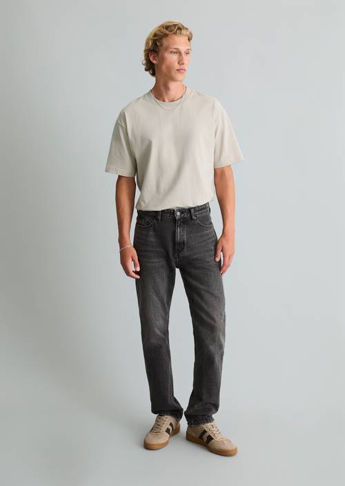 Jeans modèle Sverre droit Medium Grey en vue de face
