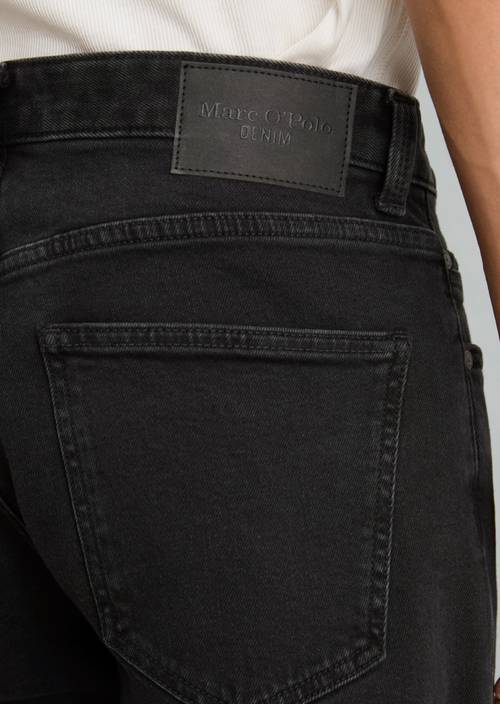 Jeans modèle Aric tapered Black en vue détaillée
