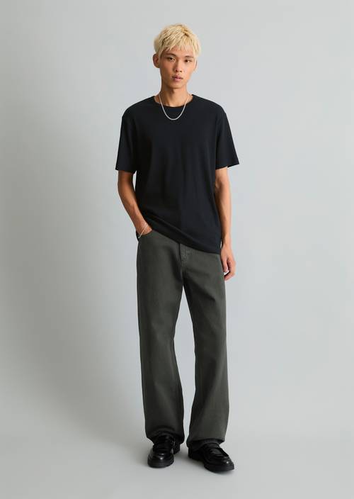 Jeans Model Sten wide Dark Green in Frontalansicht