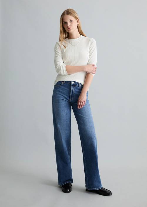 Jeans model Tomke wide Medium Blue in front view