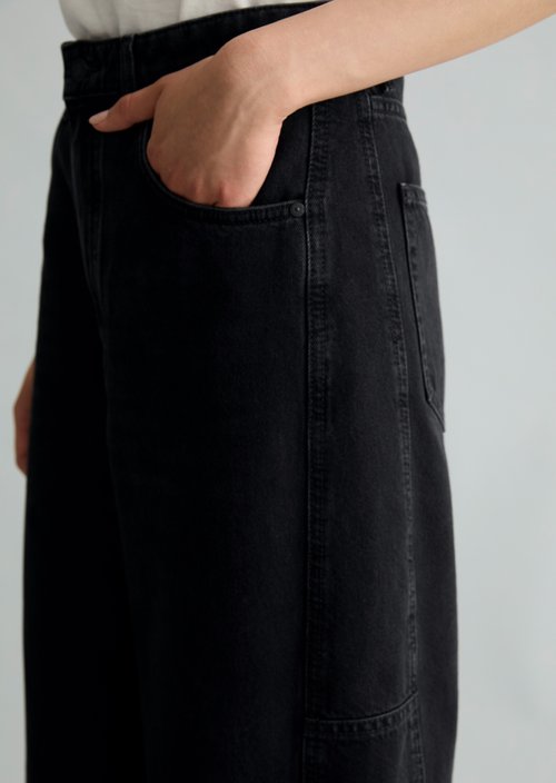 Enni Wide Barrel Jeans — Black