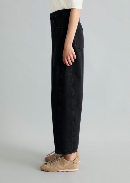 Enni Wide Barrel Jeans — Black