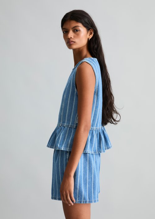 Relaxed striped denim flounce blouse — Medium Blue