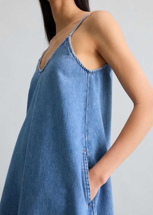 Relaxed denim strap dress — Medium Blue
