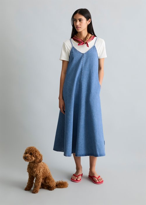 Relaxed denim strap dress — Medium Blue