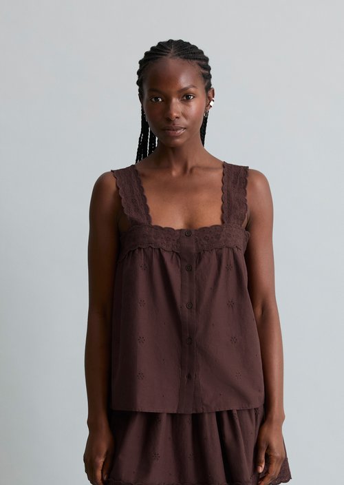 Broderie-Anglaise-Top regular — Burnt Aubergine