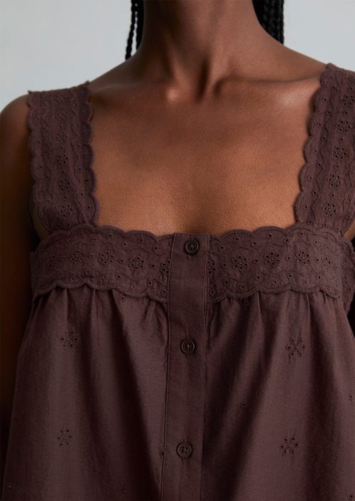 Broderie-Anglaise-Top regular — Burnt Aubergine