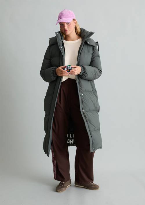 Manteau matelassé en duvet, coupe regular Light Graphite en vue de face
