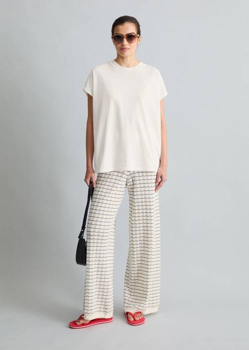 T-shirt DfC surdimensionné Silky White en vue de face