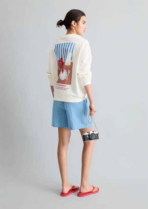 Oversized sweatshirt Silky White in front view