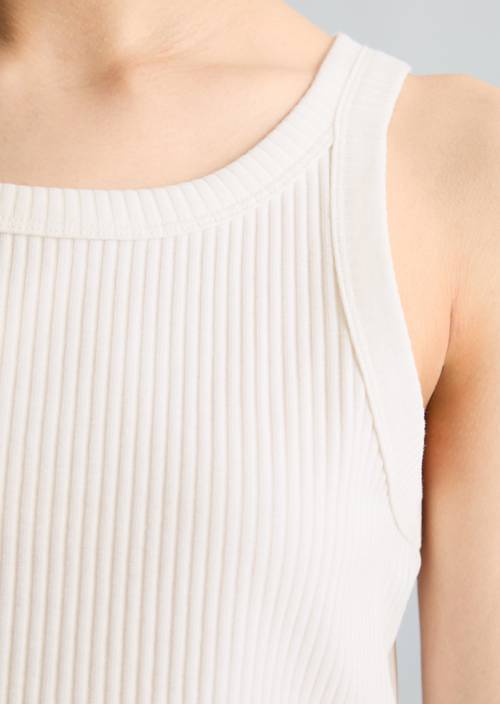 Top de canalé slim cropped Silky White en vista detallada