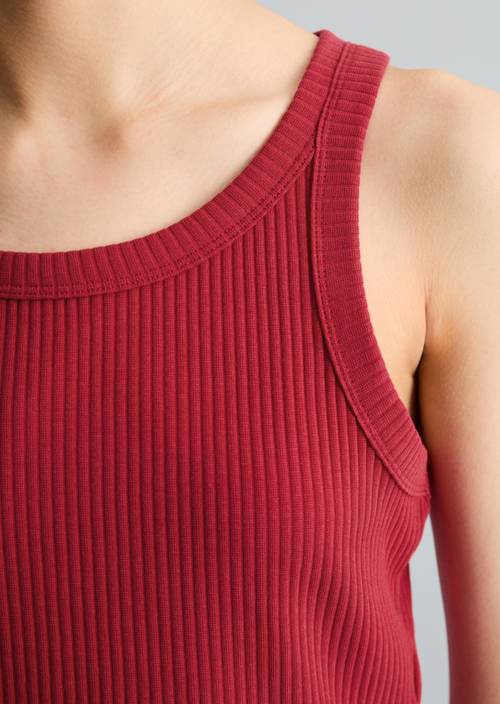 Top de canalé slim cropped Vivid Cherry en vista detallada