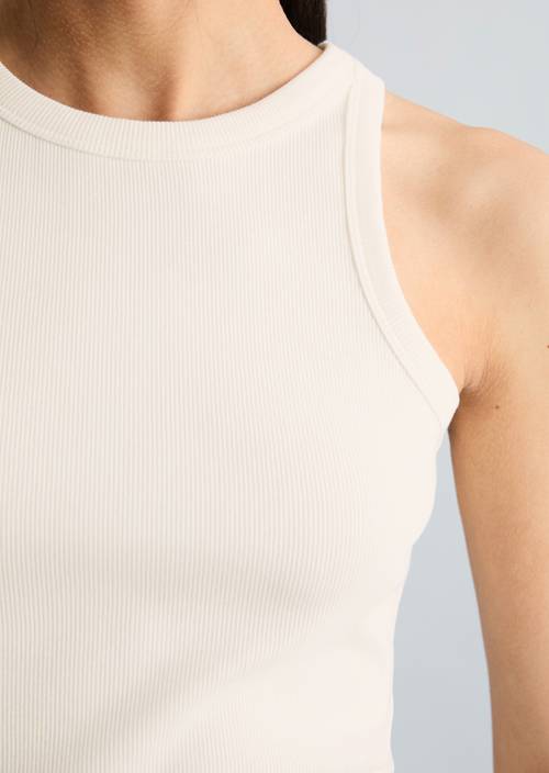 Top côtelé DfC slim Silky White en vue détaillée