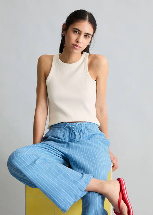 Top côtelé DfC slim Silky White en vue de face