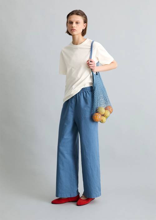 Základní obyčejné tričko Silky White v předním pohledu