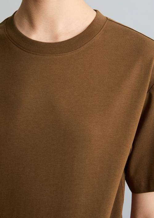 Basic-T-Shirt regular Umbra Brown in Detailansicht