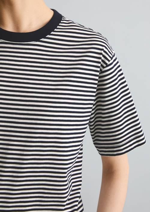 Maglietta regolare a righe Dark Blue in vista dettagliata