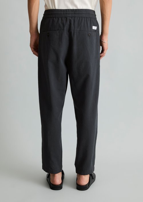 Regular seersucker trousers — Peppercorn Grey