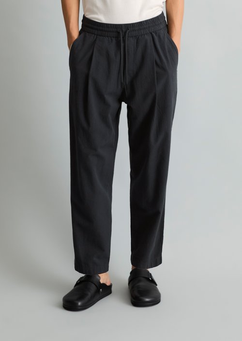 Regular seersucker trousers — Peppercorn Grey