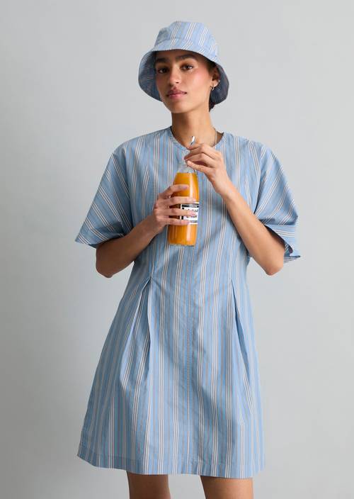 Robe rayée flared Light Blue en vue de face