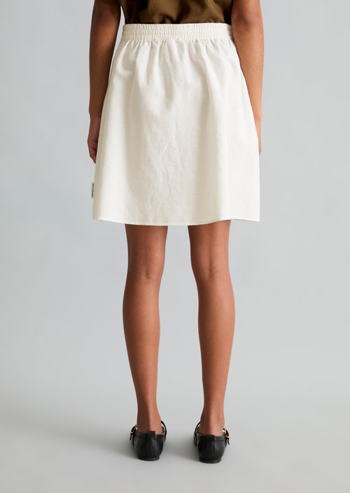 Short skirt A-shape — Silky White