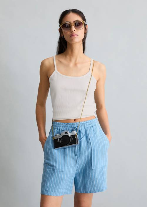 Top à bretelles spaghetti slim Silky White en vue de face