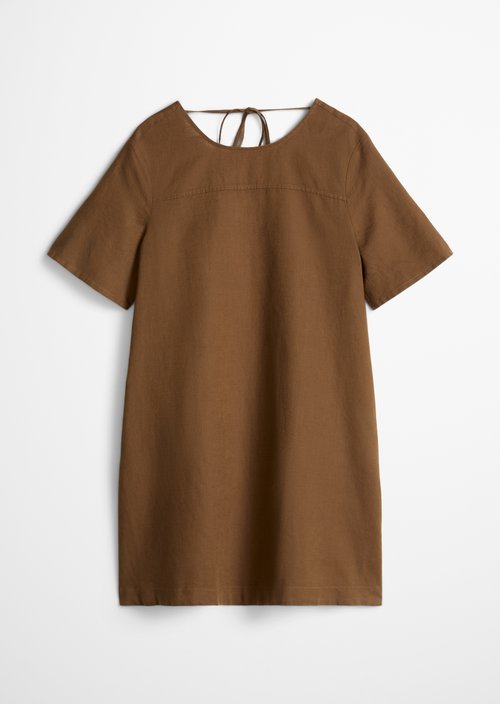 Dress relaxed — Umbra Brown