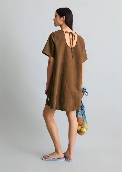 Robe relaxed Umbra Brown en vue de face
