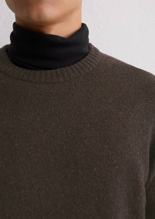 Sweater regular Chocolate Brown in detail view
