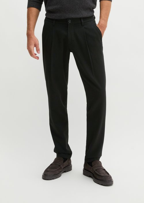 Pants Model Osby Jogger pleats tapered — Black