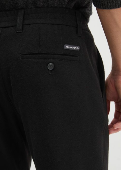 Pants Model Osby Jogger pleats tapered — Black