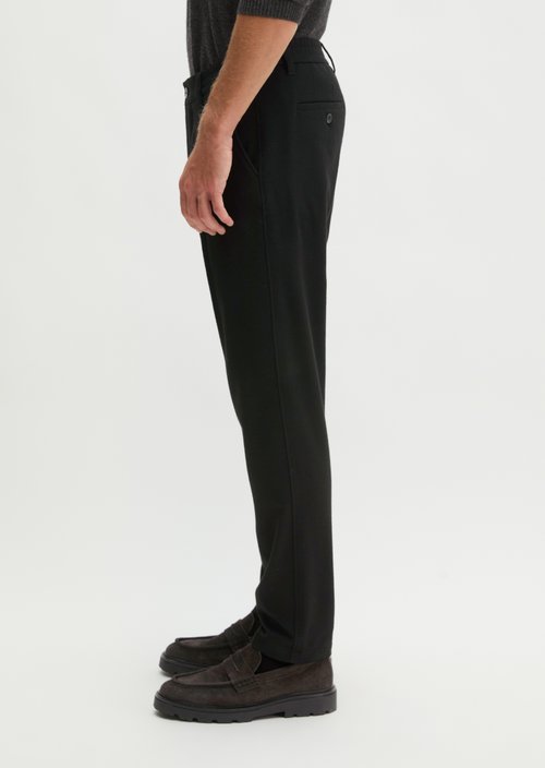 Pants Model Osby Jogger pleats tapered — Black