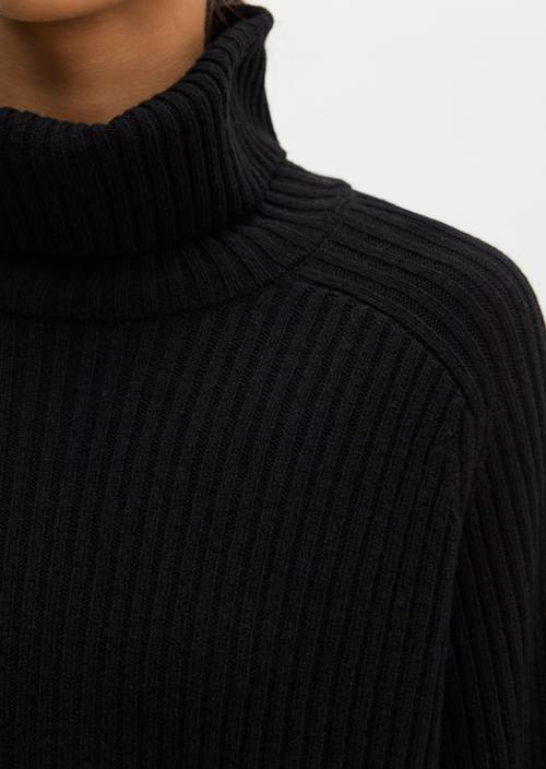 Ribbed turtleneck sweater loose Black in detail view