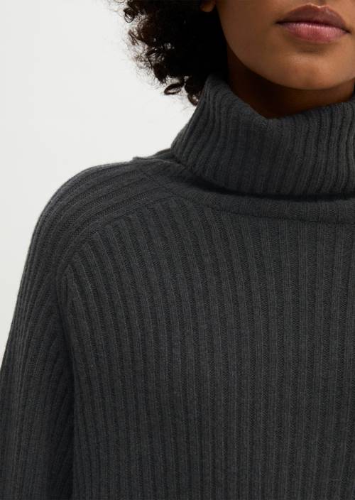 Ribbed turtleneck sweater loose Broken Graphite in detail view
