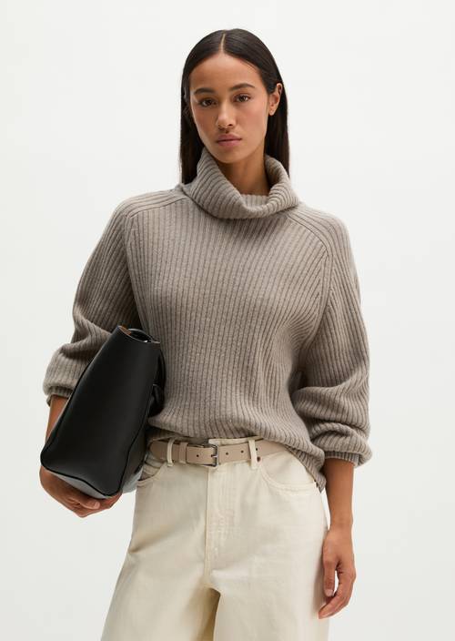 Pull à col roulé côtelé loose Stone Taupe Melange en vue de face